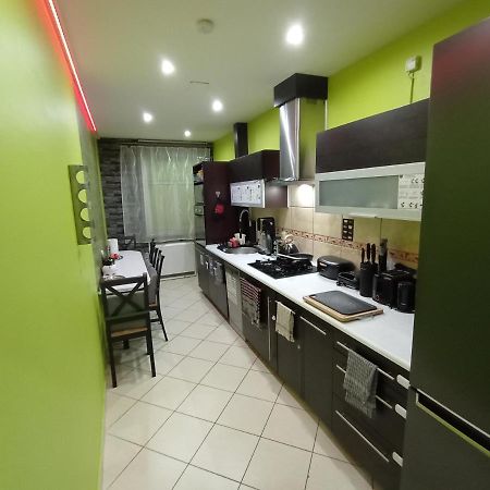 ורוצלב Apartament Venge -Cale Mieszkanie 46M2 Na Wylacznosc - Z Jedna Sypialnia I Jednym Sypialno-Salonem -3 Pietro Bez Windy- Rezerwacja Bez Karty Kredytowej-Klimatyzacja-Netflix-2 Lozeczka Dzieciece- Bezplatny Parking Publiczny מראה חיצוני תמונה