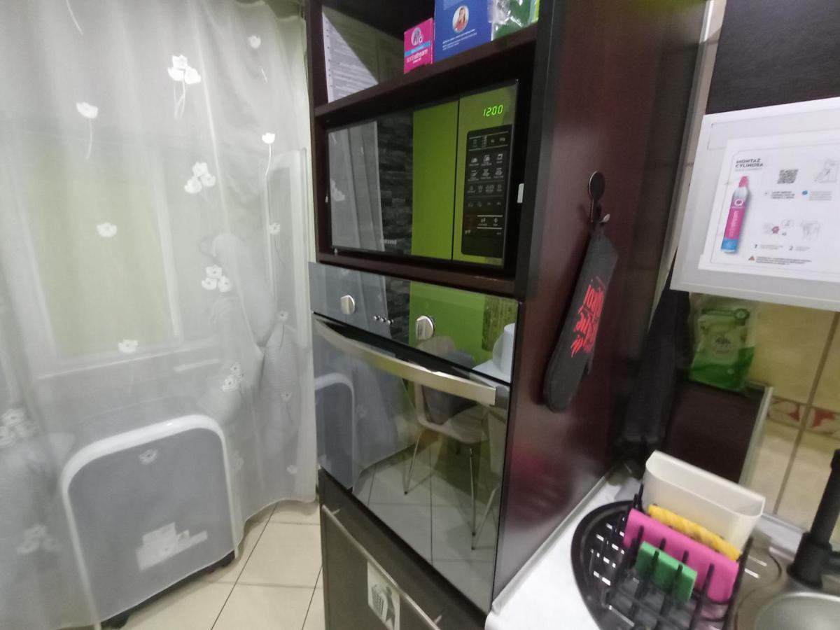 ורוצלב Apartament Venge -Cale Mieszkanie 46M2 Na Wylacznosc - Z Jedna Sypialnia I Jednym Sypialno-Salonem -3 Pietro Bez Windy- Rezerwacja Bez Karty Kredytowej-Klimatyzacja-Netflix-2 Lozeczka Dzieciece- Bezplatny Parking Publiczny מראה חיצוני תמונה