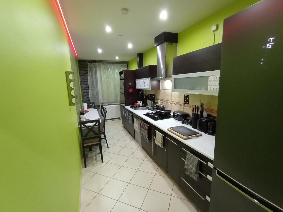 ורוצלב Apartament Venge -Cale Mieszkanie 46M2 Na Wylacznosc - Z Jedna Sypialnia I Jednym Sypialno-Salonem -3 Pietro Bez Windy- Rezerwacja Bez Karty Kredytowej-Klimatyzacja-Netflix-2 Lozeczka Dzieciece- Bezplatny Parking Publiczny מראה חיצוני תמונה