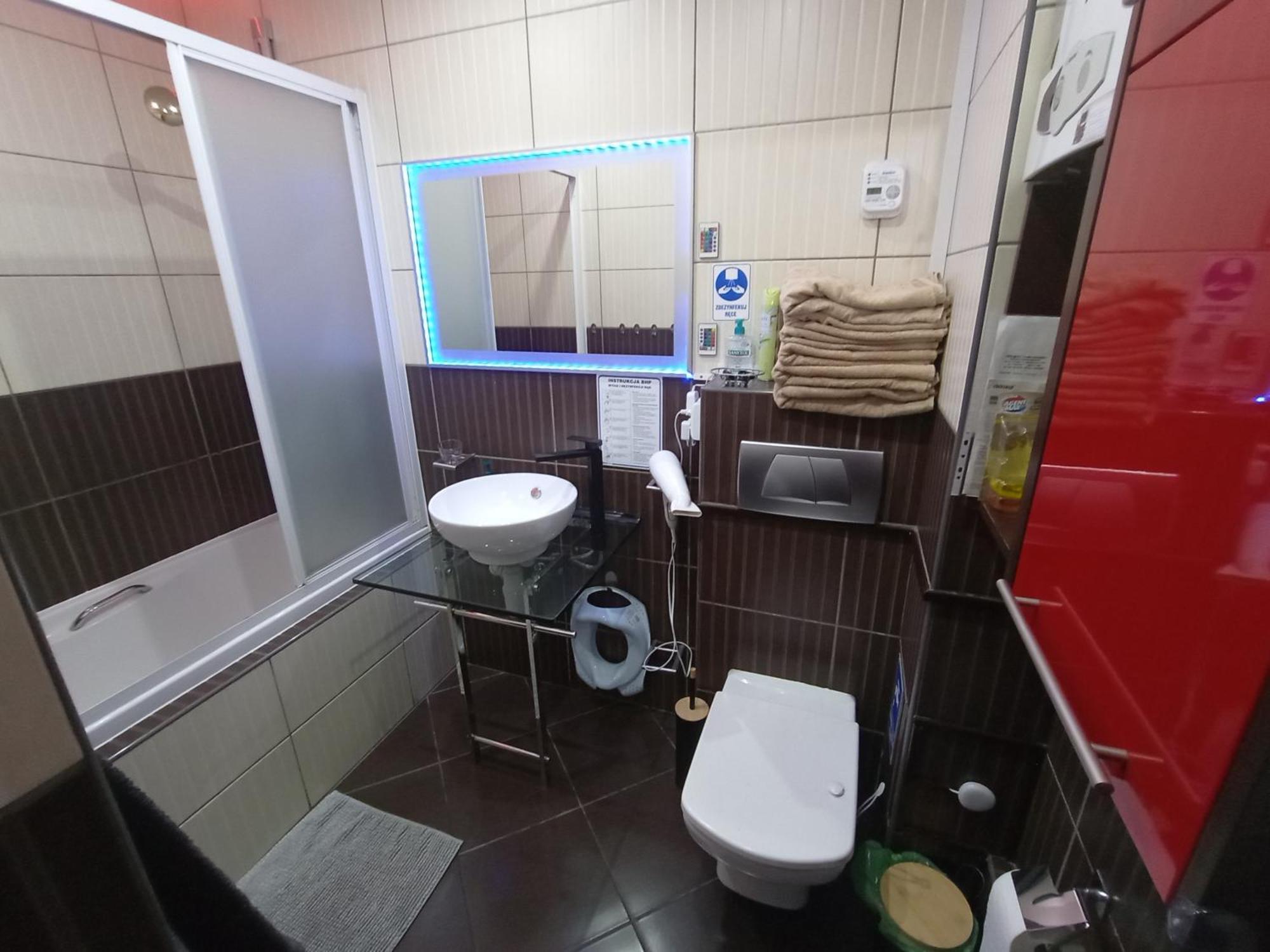 ורוצלב Apartament Venge -Cale Mieszkanie 46M2 Na Wylacznosc - Z Jedna Sypialnia I Jednym Sypialno-Salonem -3 Pietro Bez Windy- Rezerwacja Bez Karty Kredytowej-Klimatyzacja-Netflix-2 Lozeczka Dzieciece- Bezplatny Parking Publiczny מראה חיצוני תמונה