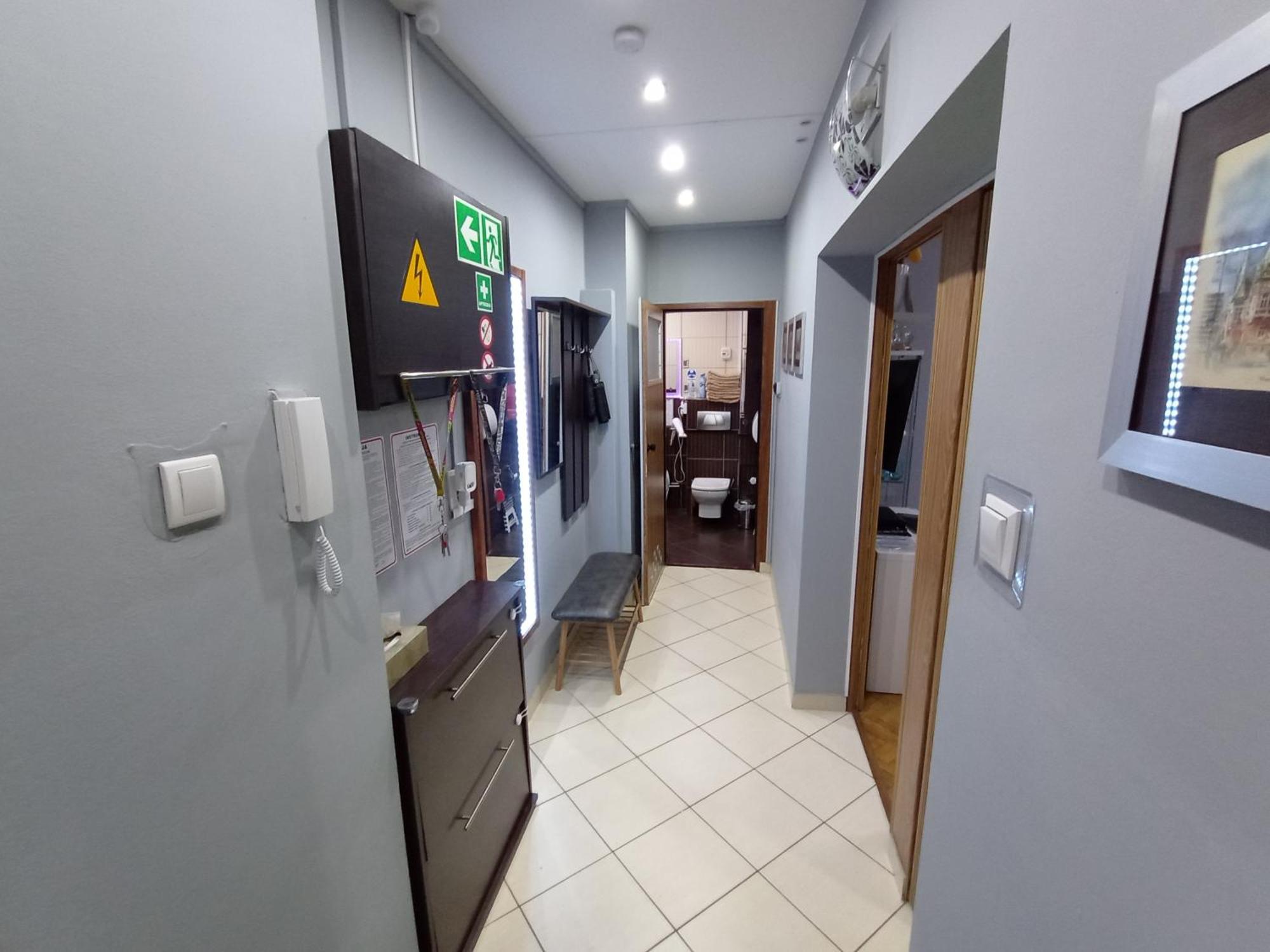 ורוצלב Apartament Venge -Cale Mieszkanie 46M2 Na Wylacznosc - Z Jedna Sypialnia I Jednym Sypialno-Salonem -3 Pietro Bez Windy- Rezerwacja Bez Karty Kredytowej-Klimatyzacja-Netflix-2 Lozeczka Dzieciece- Bezplatny Parking Publiczny מראה חיצוני תמונה
