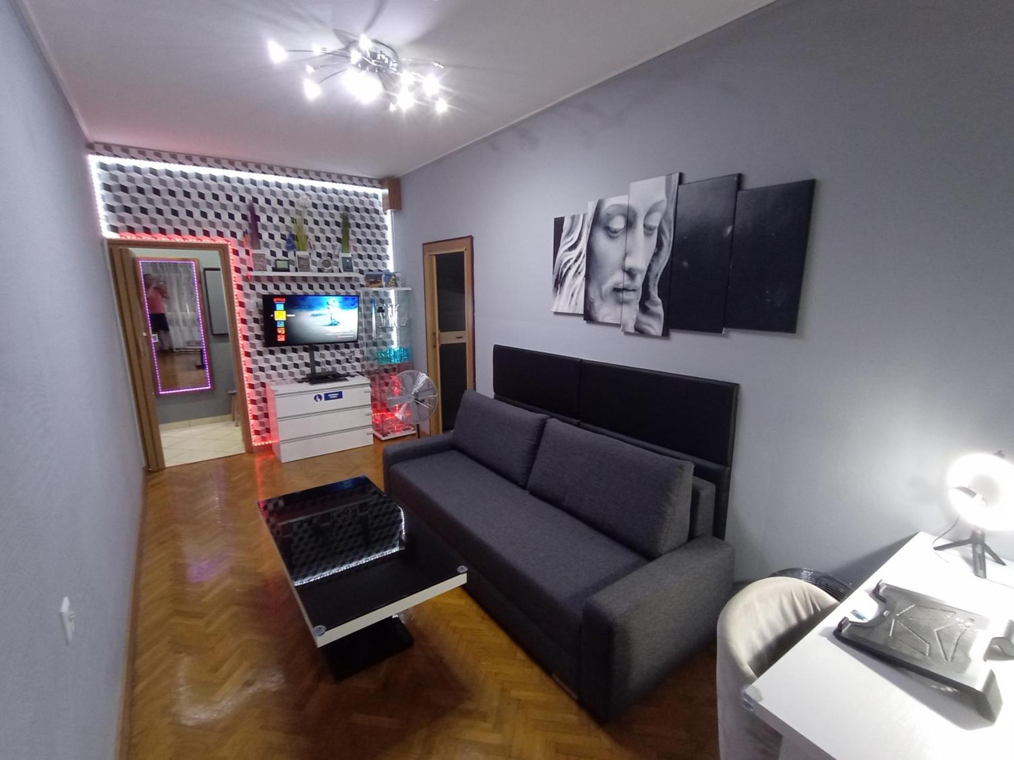 ורוצלב Apartament Venge -Cale Mieszkanie 46M2 Na Wylacznosc - Z Jedna Sypialnia I Jednym Sypialno-Salonem -3 Pietro Bez Windy- Rezerwacja Bez Karty Kredytowej-Klimatyzacja-Netflix-2 Lozeczka Dzieciece- Bezplatny Parking Publiczny מראה חיצוני תמונה